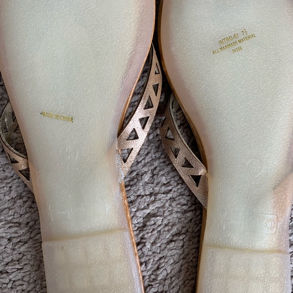 Gold Sandals by Sunny Feet (7 1/2) - Picture 3 of 4